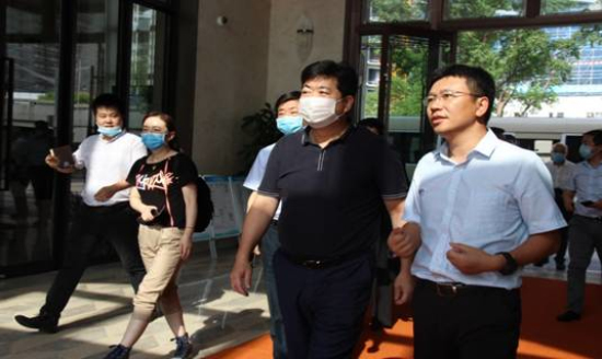 �������쵼���а����ּ��������Ϻ���˾��Ŀ